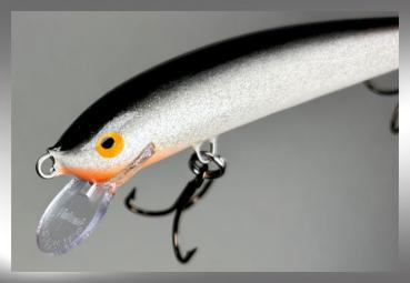 Nils Master Invincible 12 cm Floating Wobbler, Farbe: Black & White Glitter 043, Gewicht: 24 Gramm